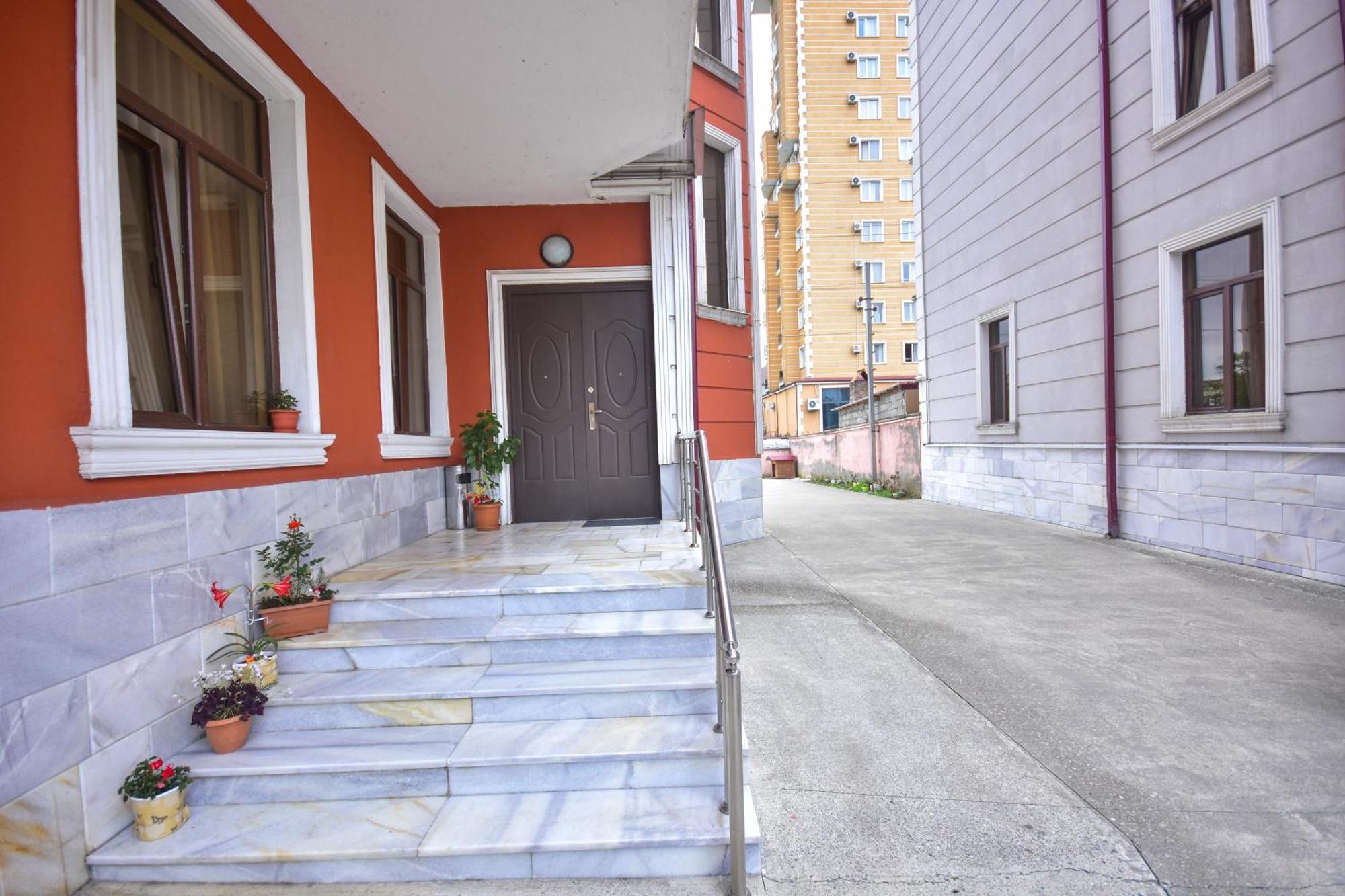 Family Apartments In 巴统 外观 照片